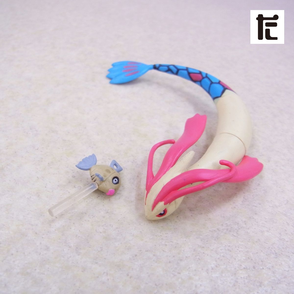 フィギュア 立体ポケモン図鑑 第5集 ヒンバス ミロカロス（遊泳ポーズ