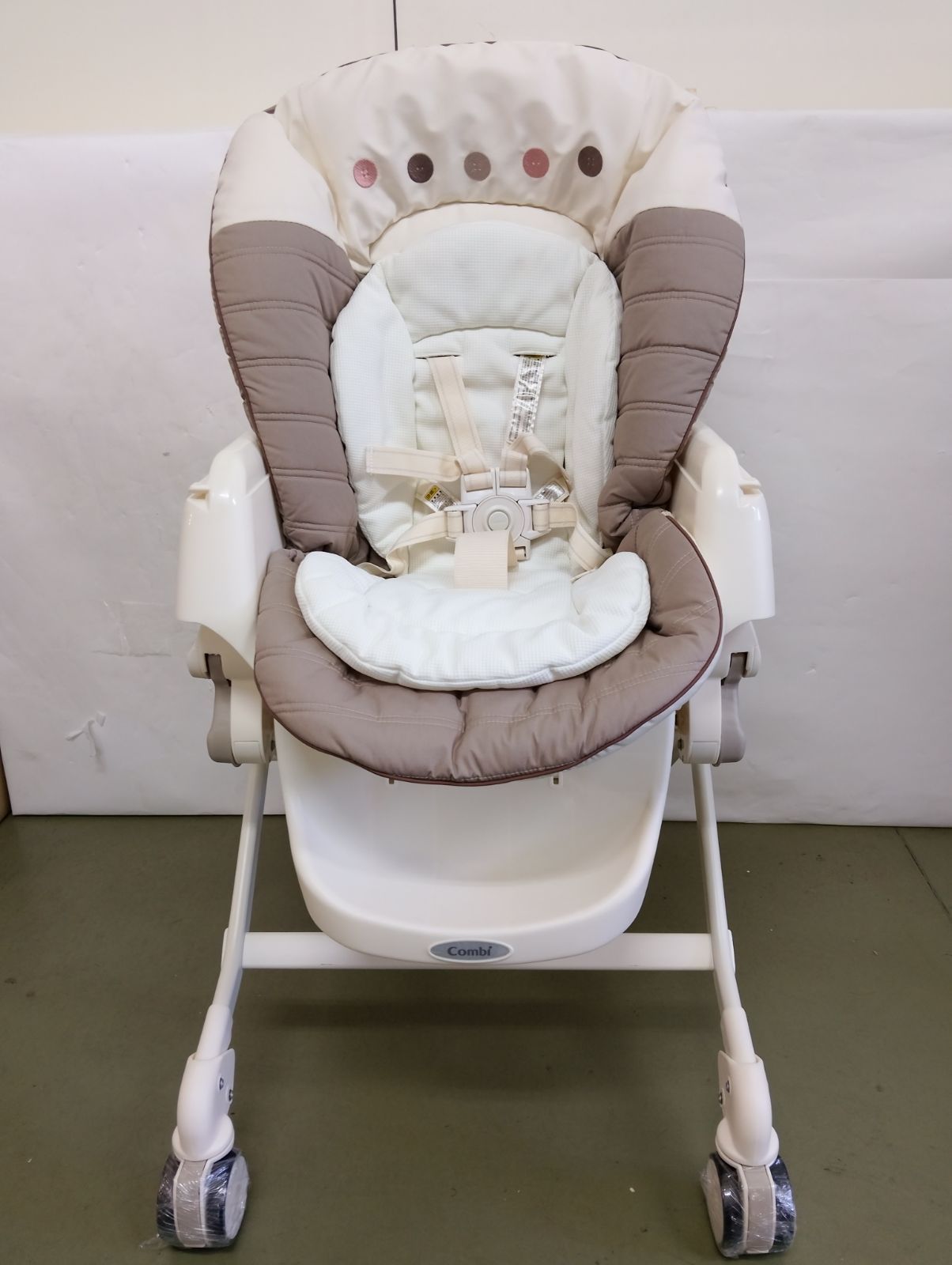 引取り限定【中古・美品】コンビ ネムリラ AUTO SWING エッグショック