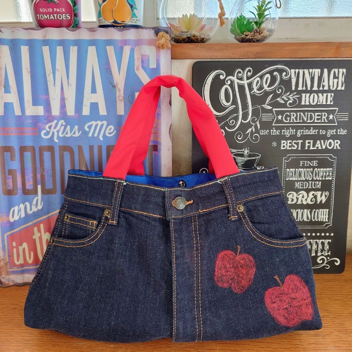 トートバッグ　ハンドメイド　デニムリメイク　ブラウン×レッド　バンブー【新品】 トートバッグ ハンドメイド デニムリメイク ブラウン×レッド バンブー