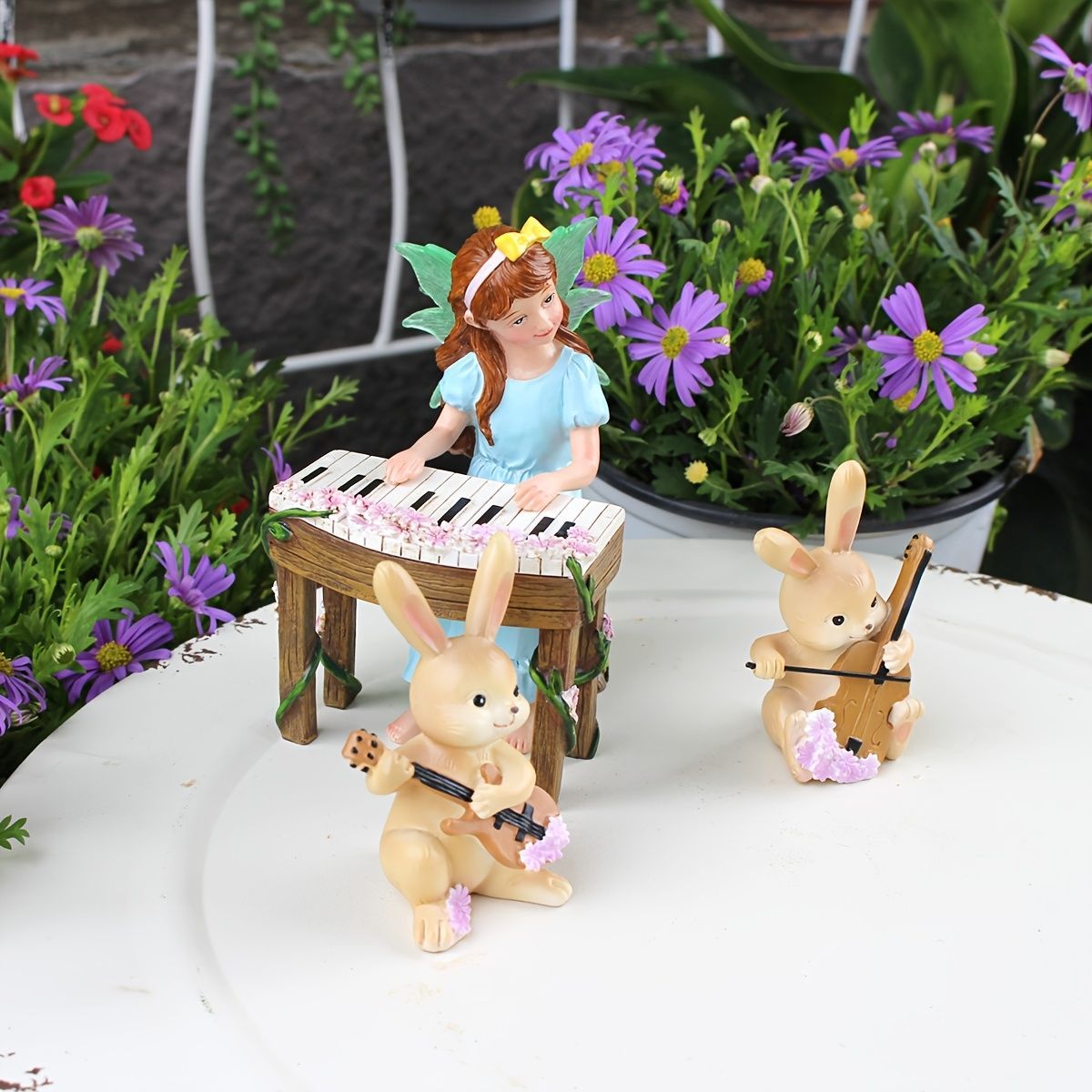 置物 オブジェ ガーデンオーナメント 音楽を演奏している妖精と2匹の