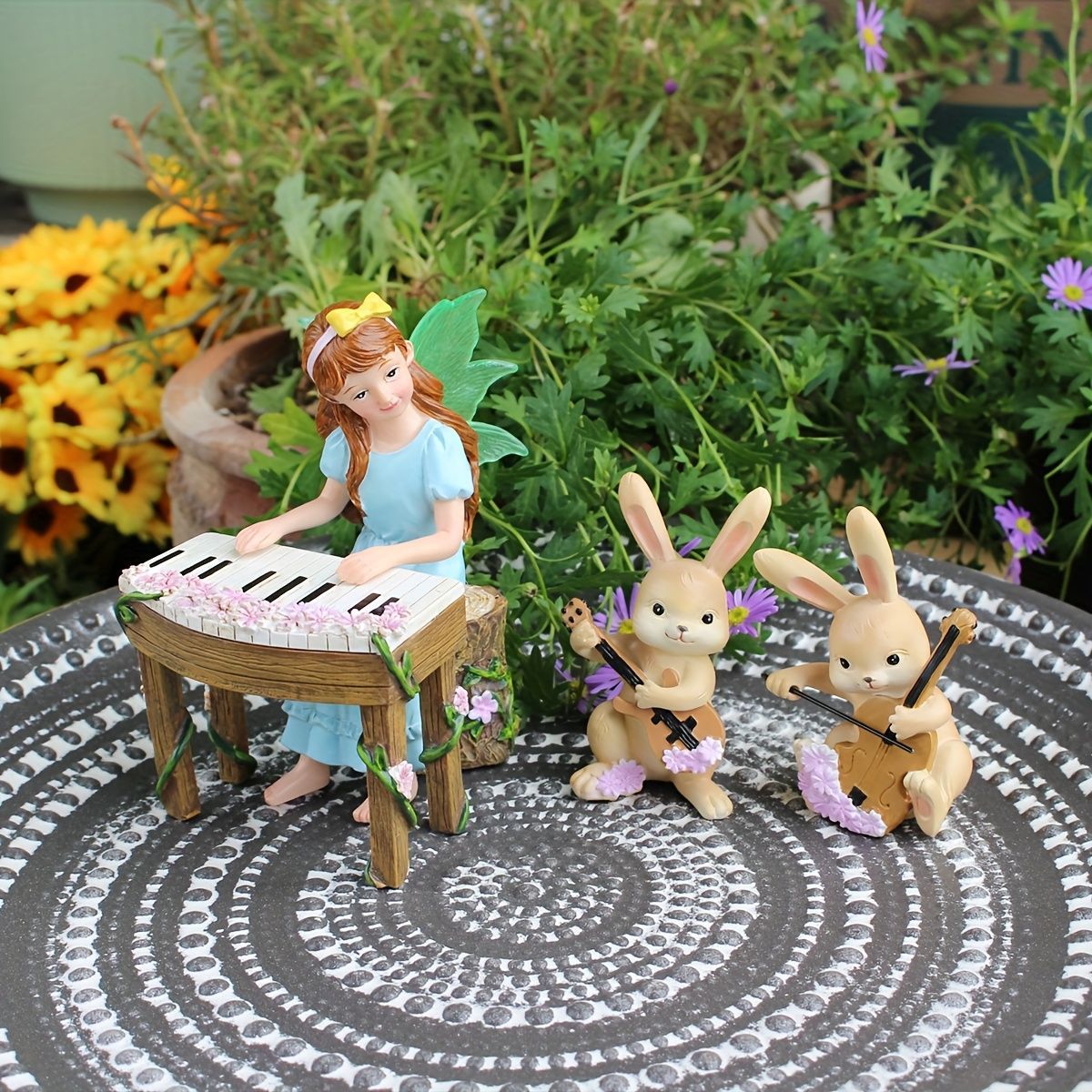 置物 オブジェ ガーデンオーナメント 音楽を演奏している妖精と2匹の