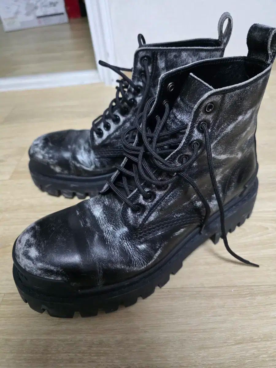 BALENCIAGA バレンシアガ コンバットストライクブーツ C37