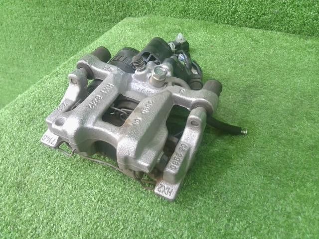 フィット 6AA-GR6 右後ろ 右リア キャリパー E:HEVクロスター LEB-H5 B609  43018-TZB-G01