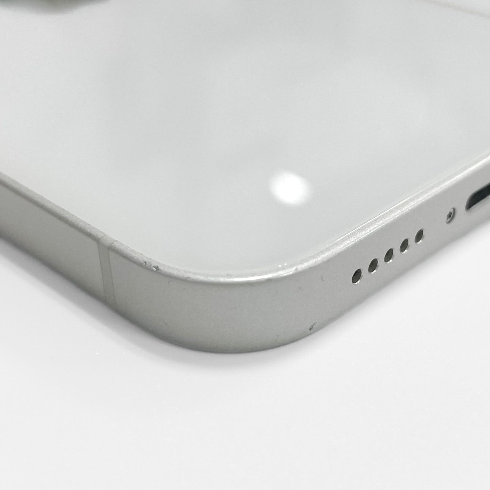 中古】iPhone13 128GB バッテリー85％ スターライト docomo 本体