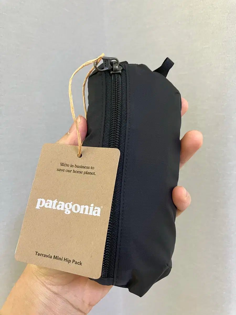 パタゴニア テラビア ヒップパック ブラック 迷着用 迷彩 ヒップバッグ