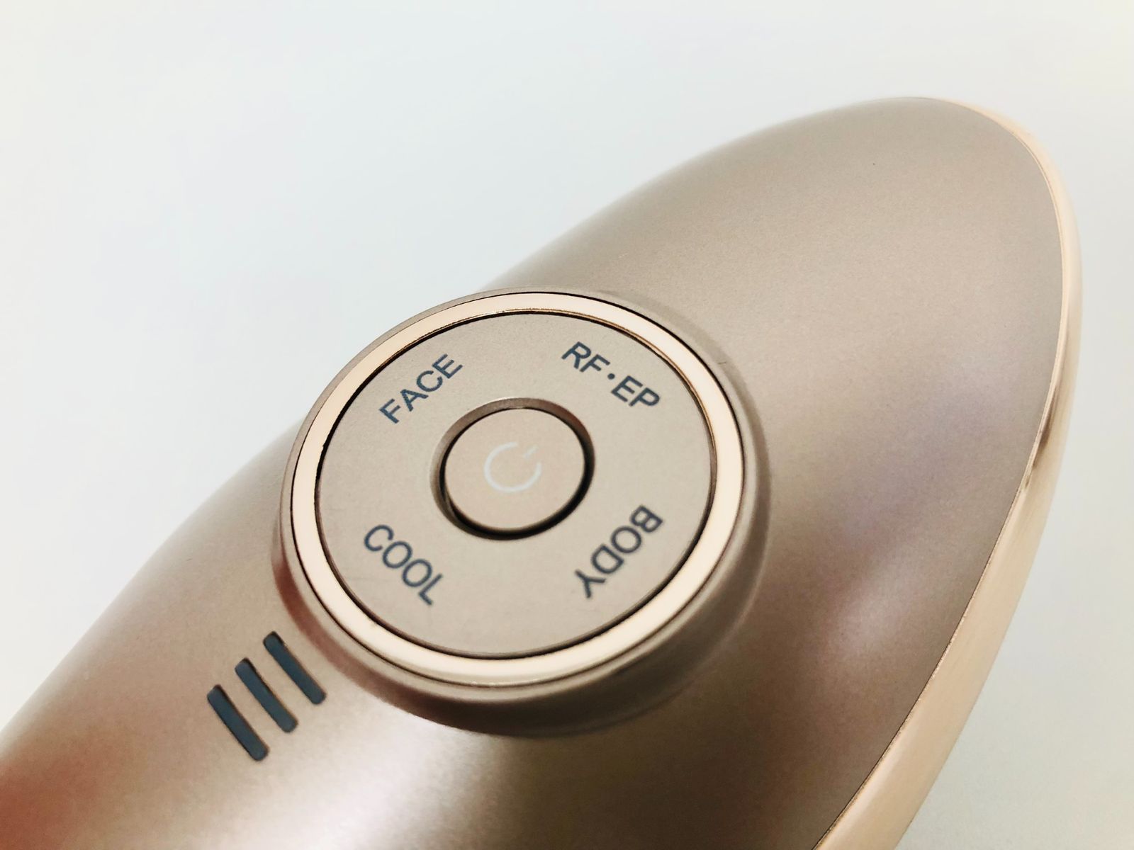 ME LA BOUM エムイーラボン Eclat  ECL-01 美顔器 MEラボン エクラ IKKOプロデュース 美顔器 ECL-01 - メルカリ