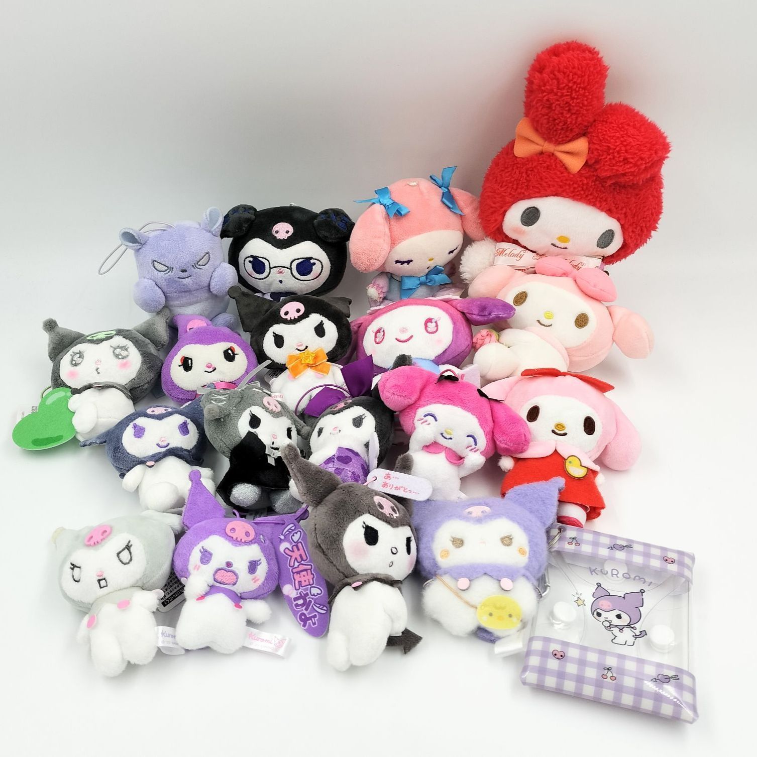 サンリオ　キティ　マイメロ　クロミ他　ぬいぐるみマスコット　まとめ売り26点 マイメロディ クロミ マスコット ぬいぐるみ 19体セット まとめ売り
