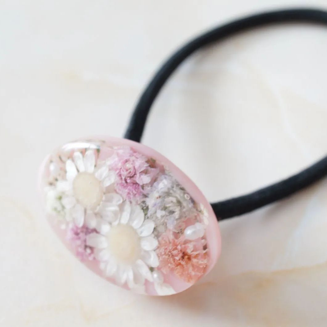 No 810⭐︎ウミガメホヌレジンヘアゴム⭐︎かすみ草⭐︎٩(๑❛ᴗ❛๑)۶ 訳あり】890円→680円 レジン ヘアゴム ドライフラワー ヘア