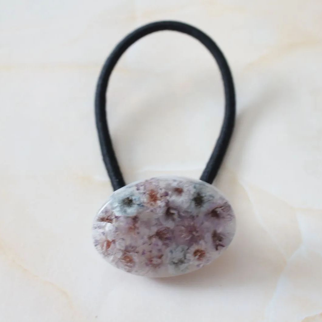 No 810⭐︎ウミガメホヌレジンヘアゴム⭐︎かすみ草⭐︎٩(๑❛ᴗ❛๑)۶ うさぎ かすみ草 レジンヘアゴム ハンドメイド 2個セット キッズ