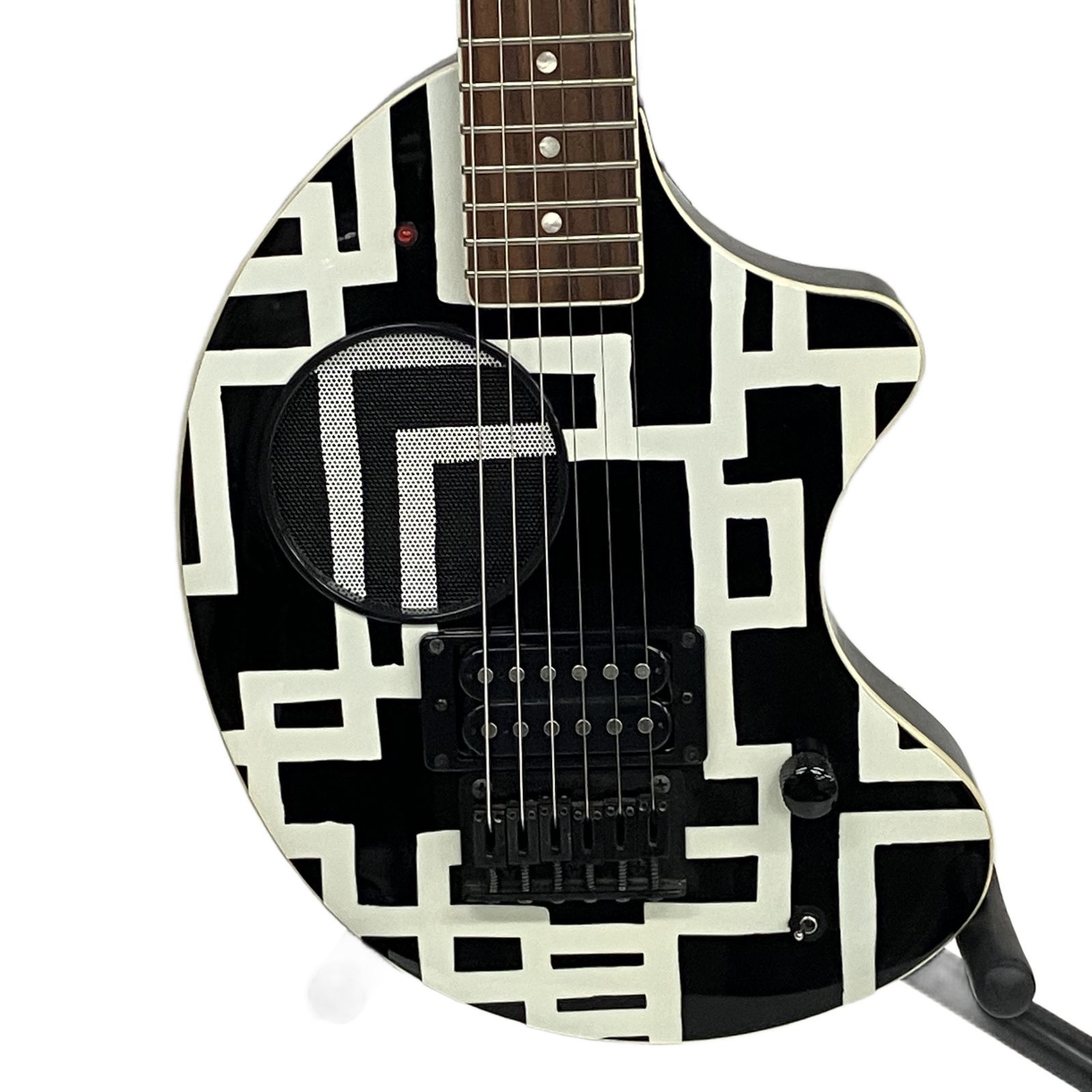 FERNANDES ZO-3HT 布袋寅泰モデル エレキギター アンプ内蔵 中古