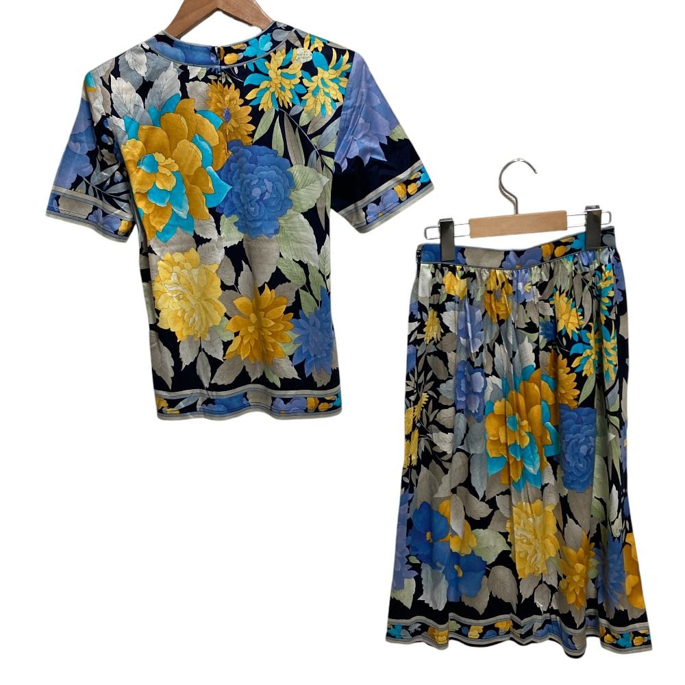 レオナール花柄 七分袖トップスと膝丈スカートセット レオナール花柄 七分袖トップスと膝丈スカートセット LEONARD