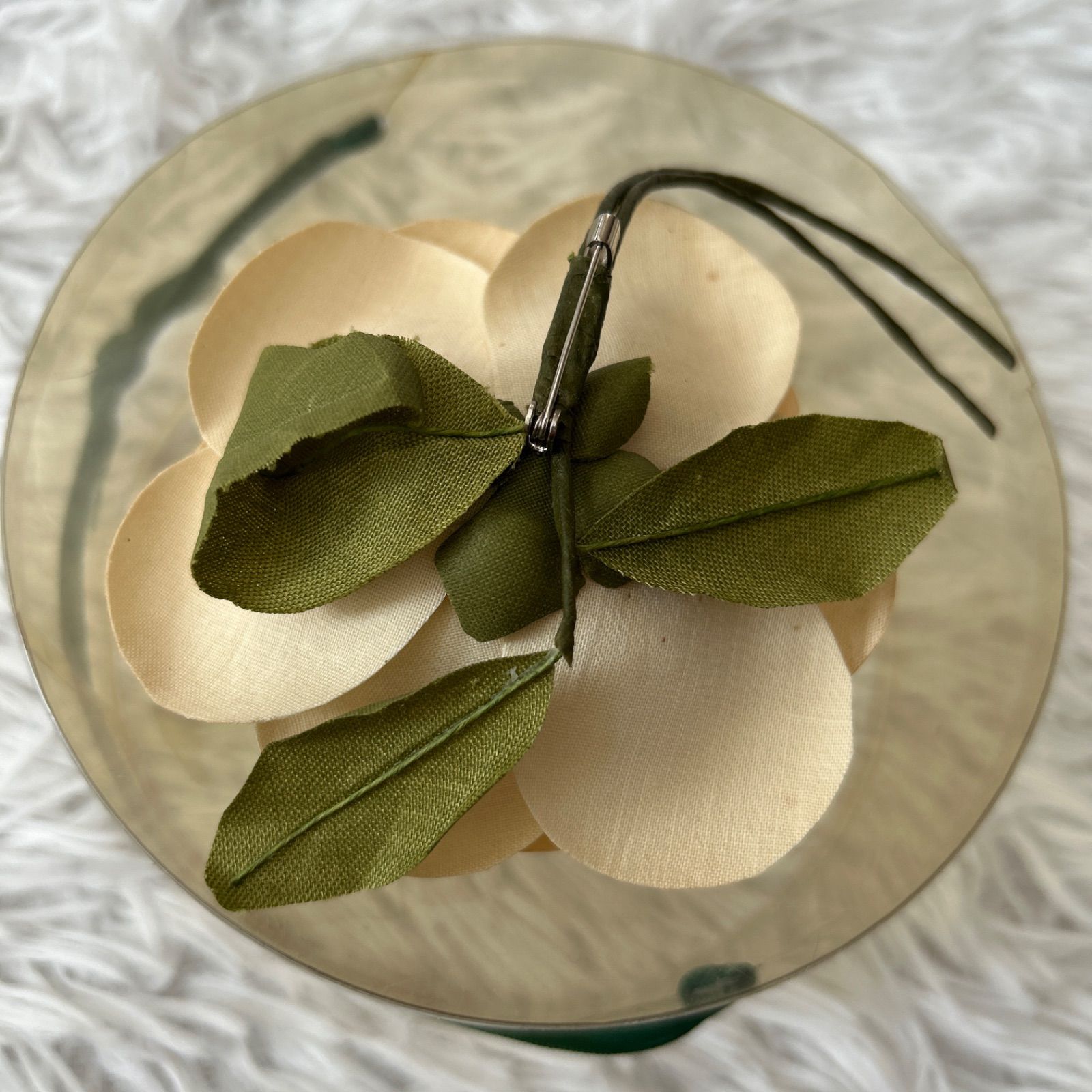 カネコイサオ お花のコサージュ - メルカリ