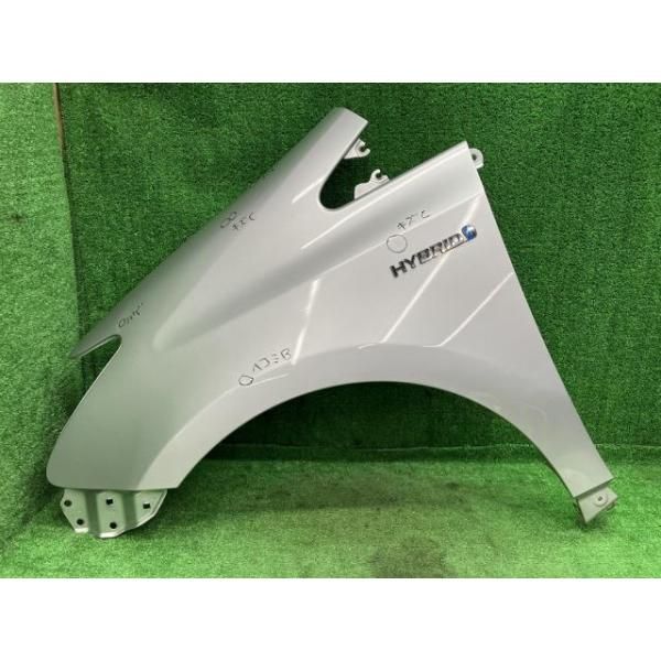 プリウスα ZVW41W 左フロントフェンダー S 5人 53802-47080 1F7