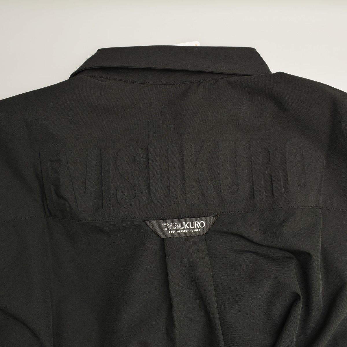 【EVISU】KURO 25AW 2ESGNM5SJ5028RXSN SHIRT JACKET エンボスロゴ リラックスフィット シャツジャケット EVISU】KURO 25AW 2ESGNM5SJ5028RXSN SHIRT JACKET エンボスロゴ