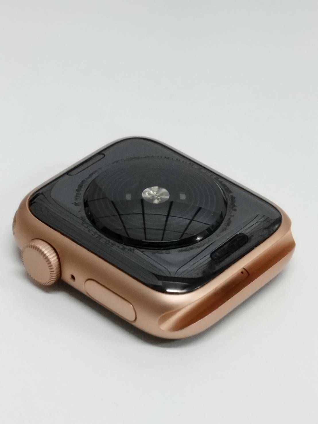 Apple Watch SE 第1世代/GPS/40mm/A2351/ゴールド〈MKQ03J/A〉 (4)