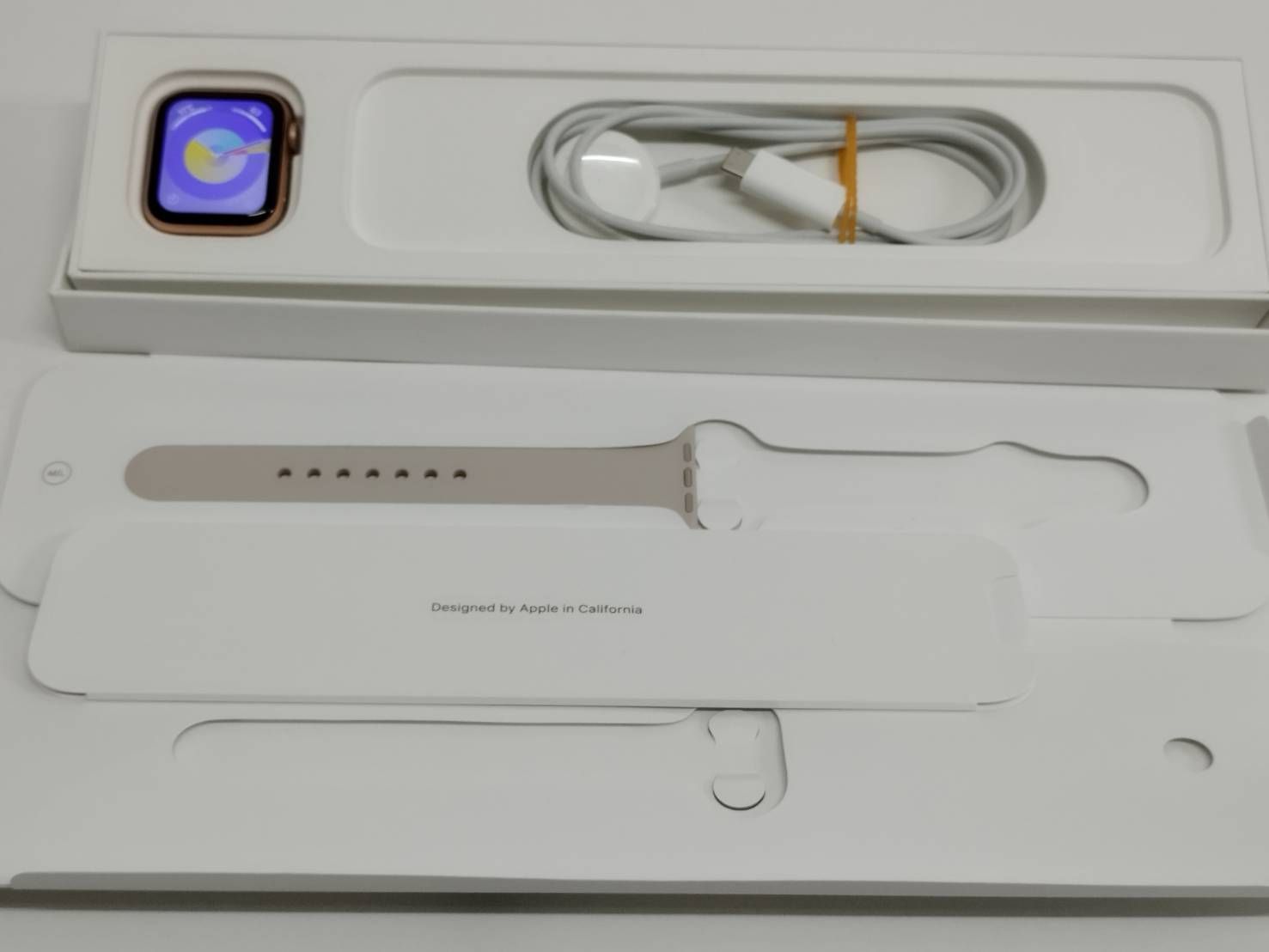 Apple Watch SE 第1世代/GPS/40mm/A2351/ゴールド〈MKQ03J/A〉 (4)