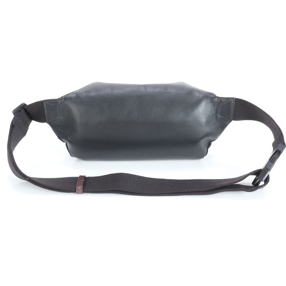 新品同様 ベルルッティ カリグラフィ レザー ボディバッグ 斜め掛け