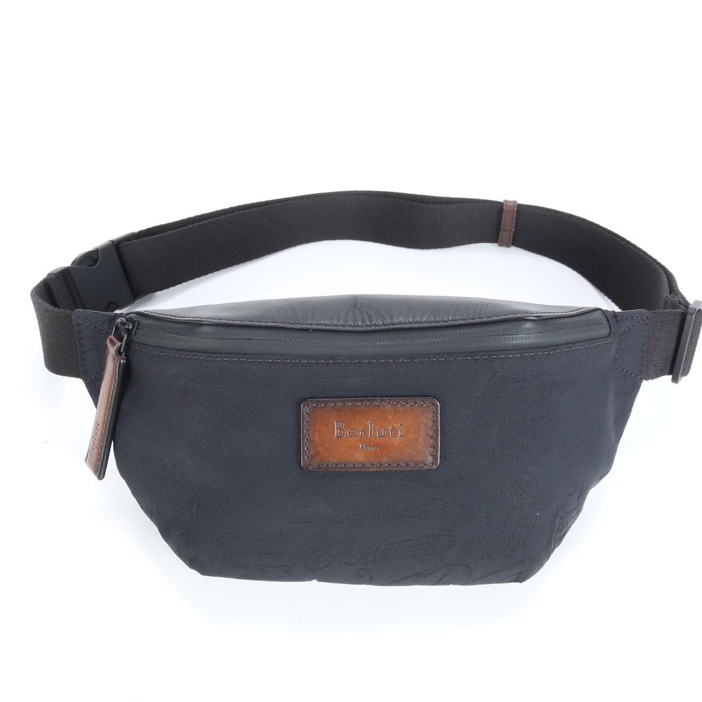 新品同様 ベルルッティ カリグラフィ レザー ボディバッグ 斜め掛け