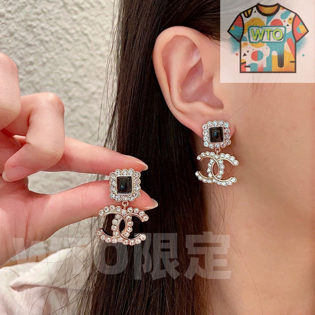 今日特価】Chanel ヴィンテージ アルファベット ピアス！送料無料で