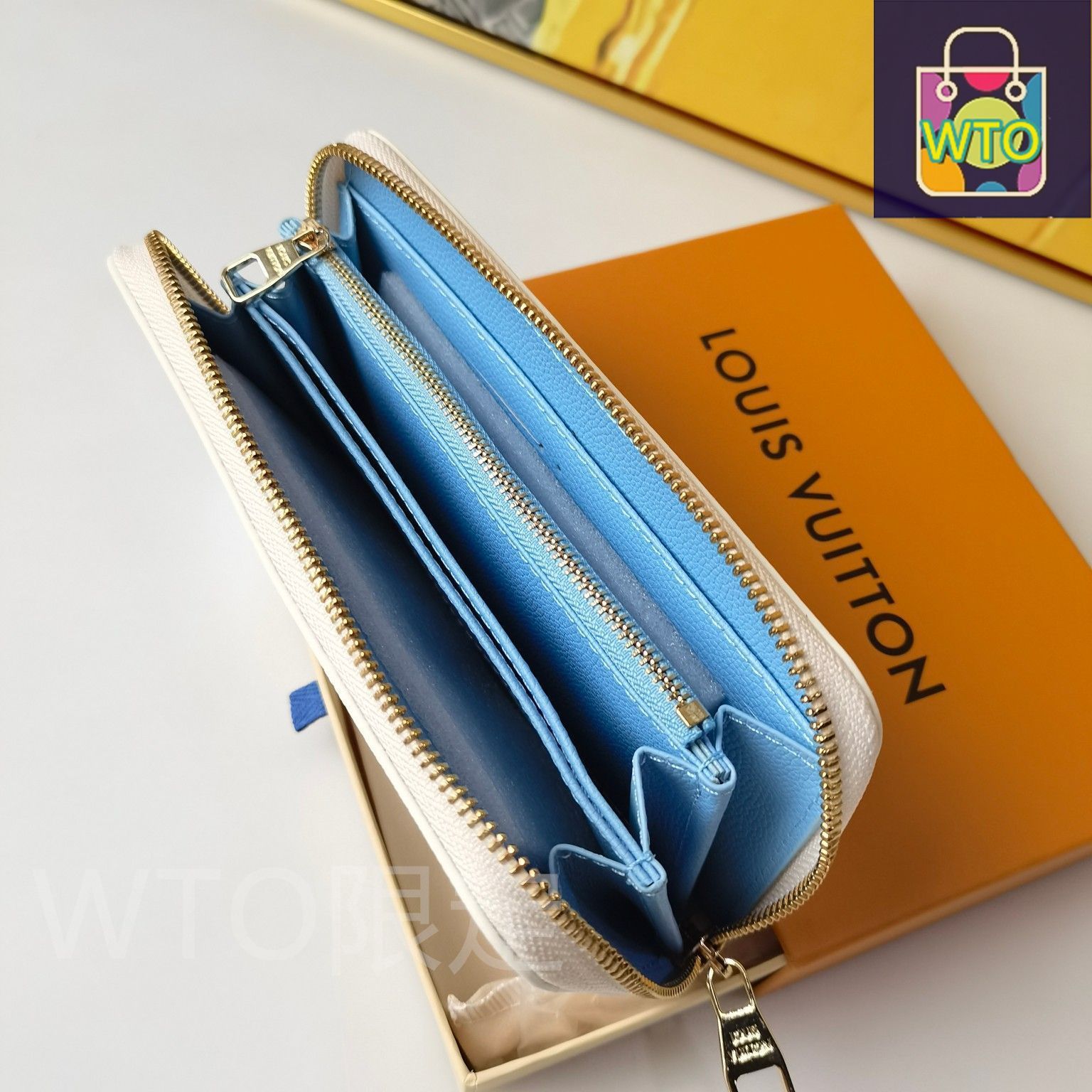 LVルイ・ヴィトン/財布は柔らかい革で作られている。エンボス