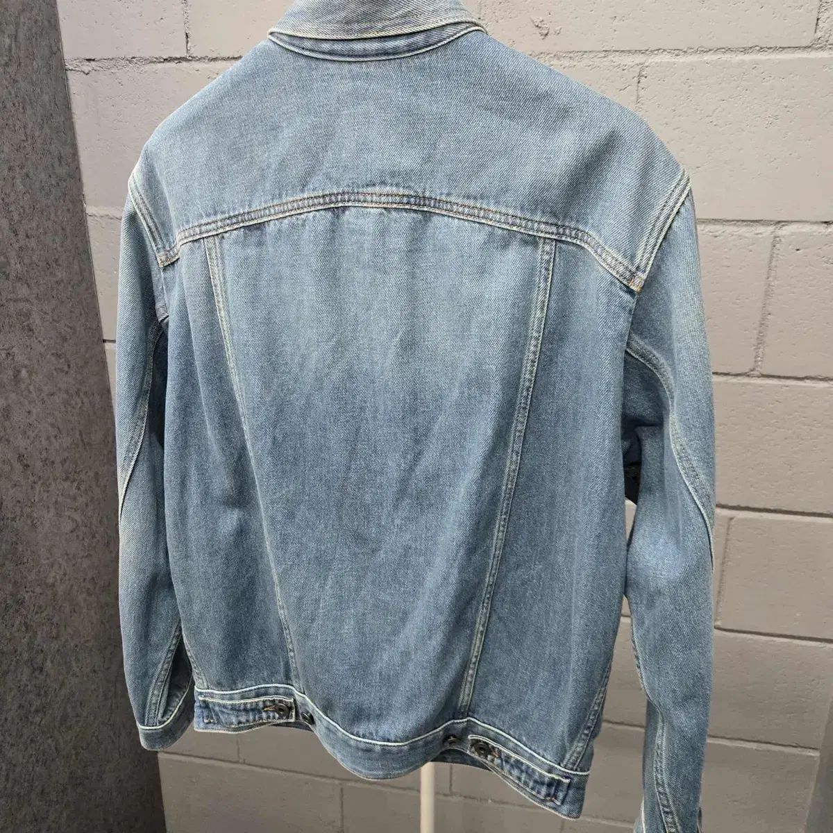 38サイズ Valentino Vロゴ デニムジャケット - メルカリ VALENTINO