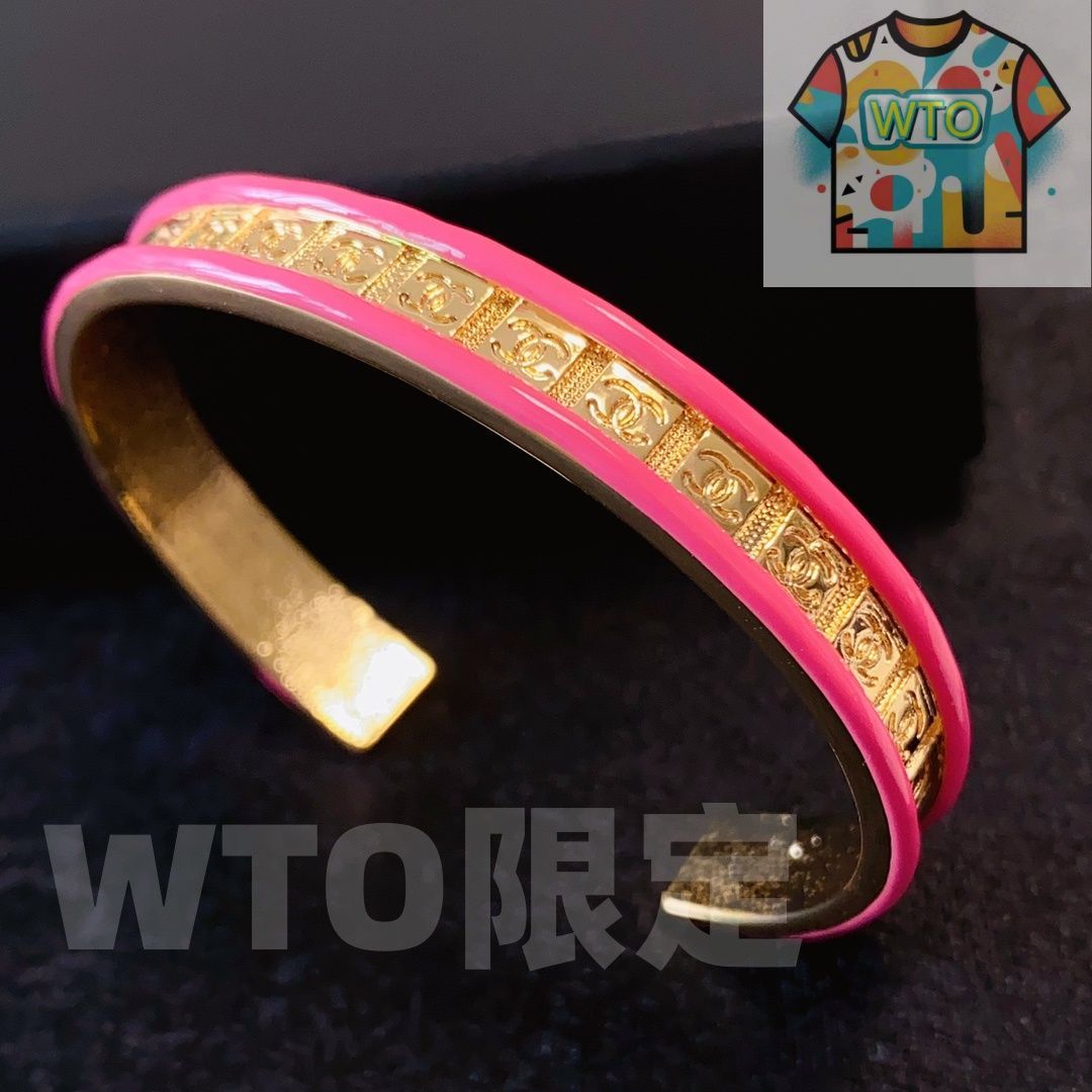 今日特価】CHANEL 新ダブル C ロゴ ドラゴンフルーツカラー