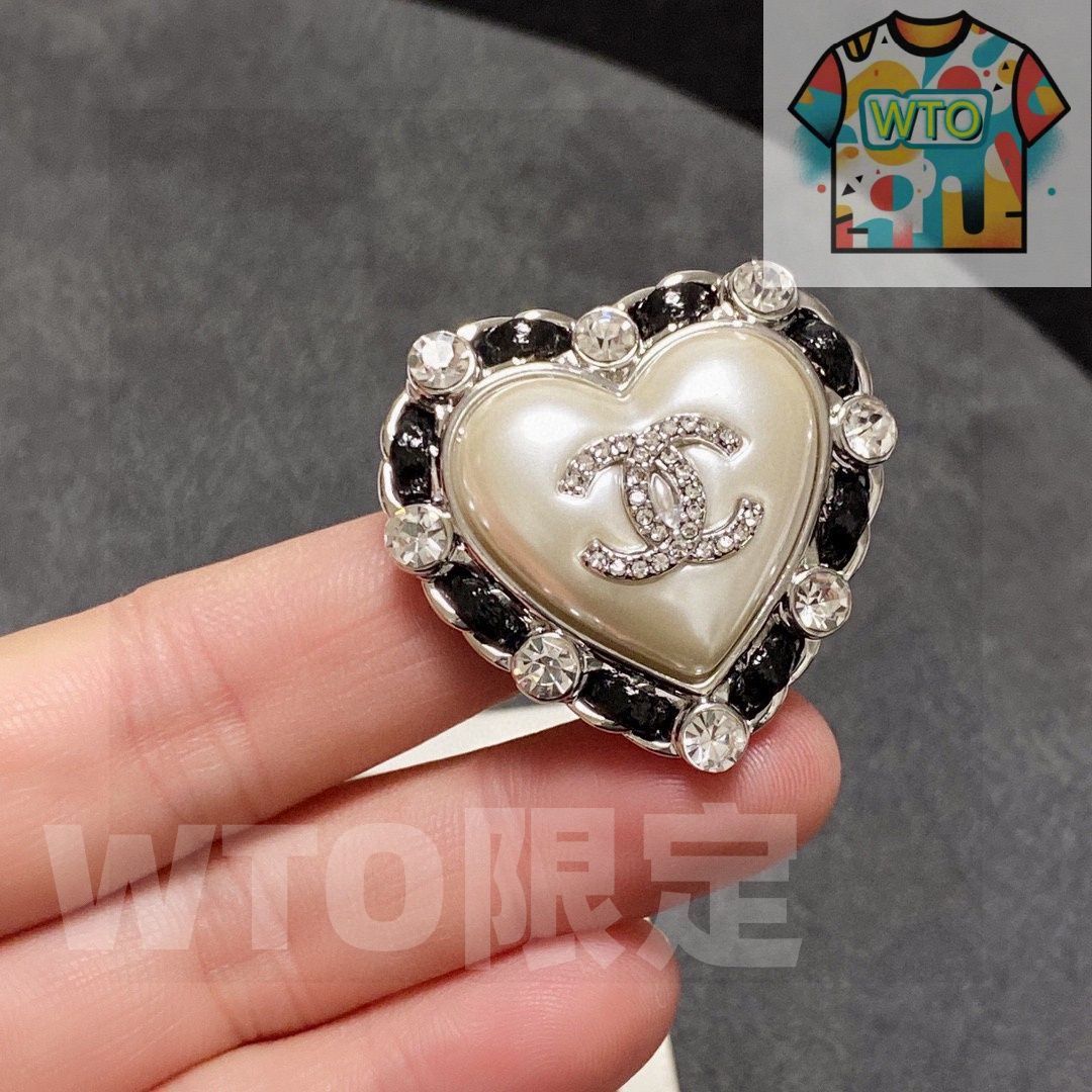 今日特価】Chanel シャネル 新入荷 シルバー & ブラックレザー ハート