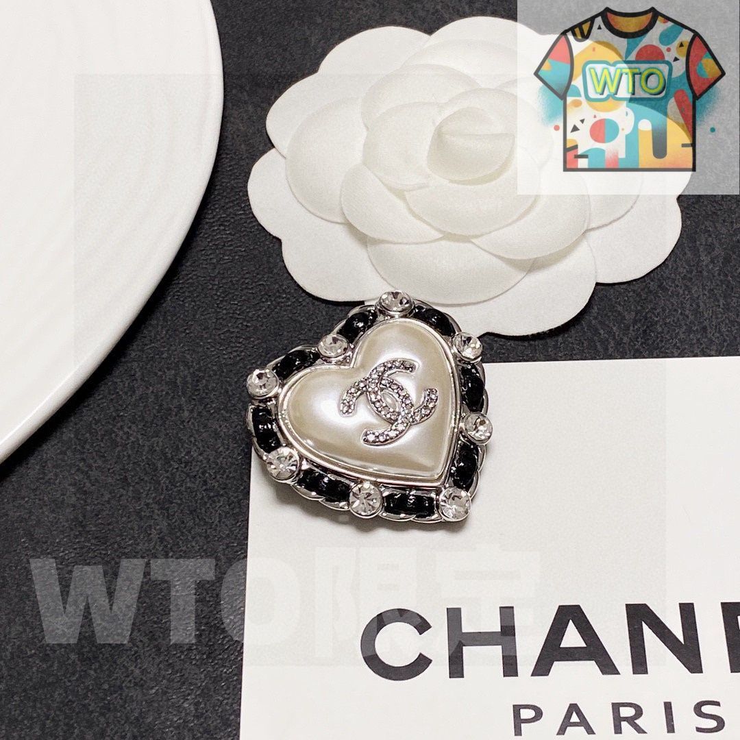 今日特価】Chanel シャネル 新入荷 シルバー & ブラックレザー ハート