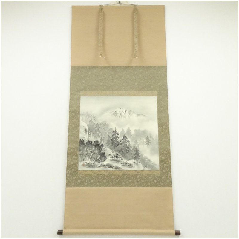 春邦筆 水墨山水 肉筆絹本掛軸（共箱） 掛け軸 床の間 書 おしゃれ