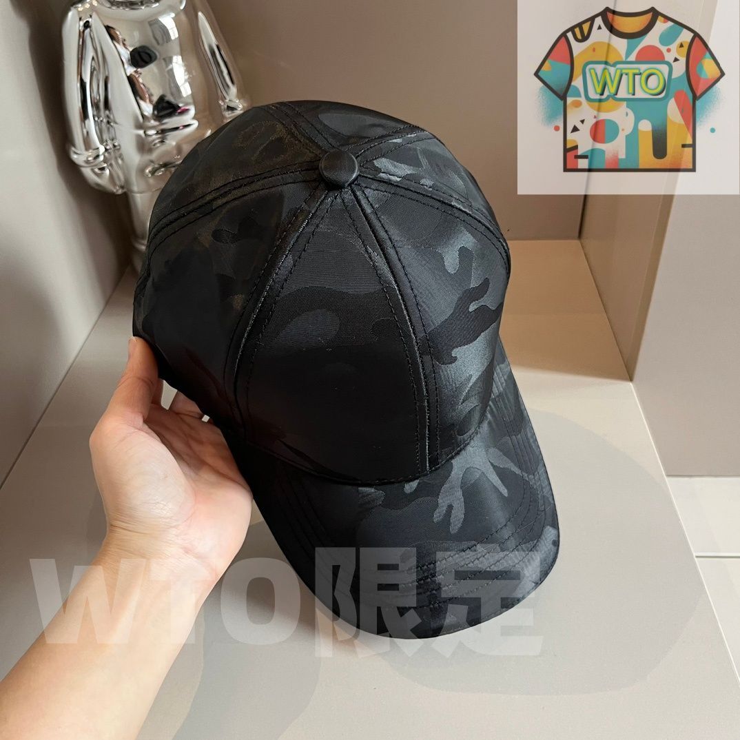 プラダ キャップ PRADA (プラダ) Re-Nylon エナメルメタルロゴ ベースボールキャップ