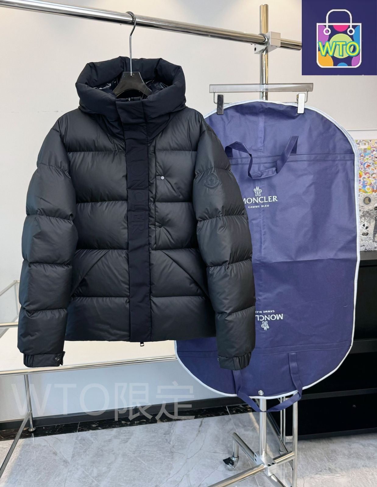 今日特価】Moncler モンクレール ブラックラベルシリーズ ナイロン生地