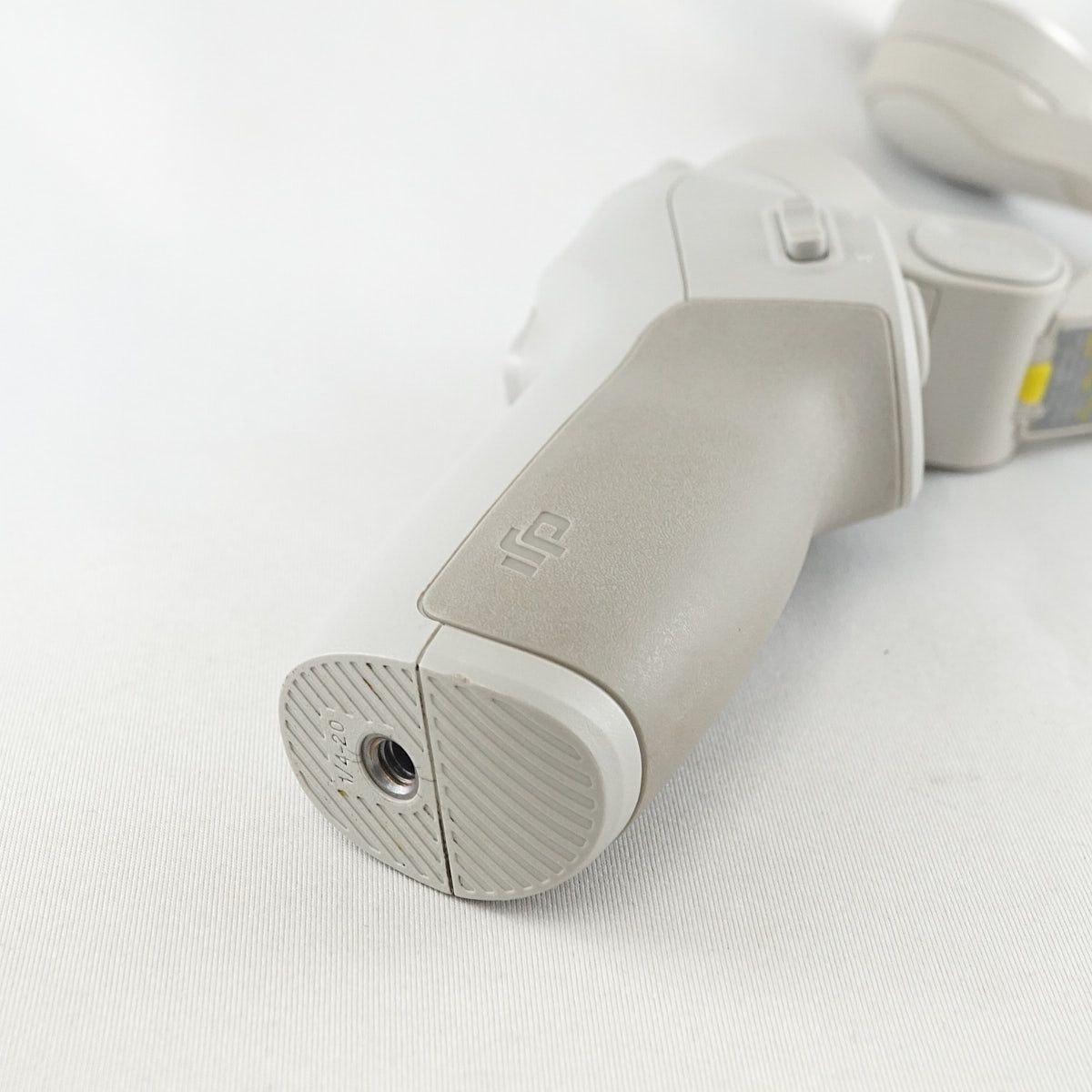 【未使用展示品】DJI OM4 スマホ用ジンバル スタビライザー 未使用展示品】DJI OM4 スマホ用ジンバル スタビライザー