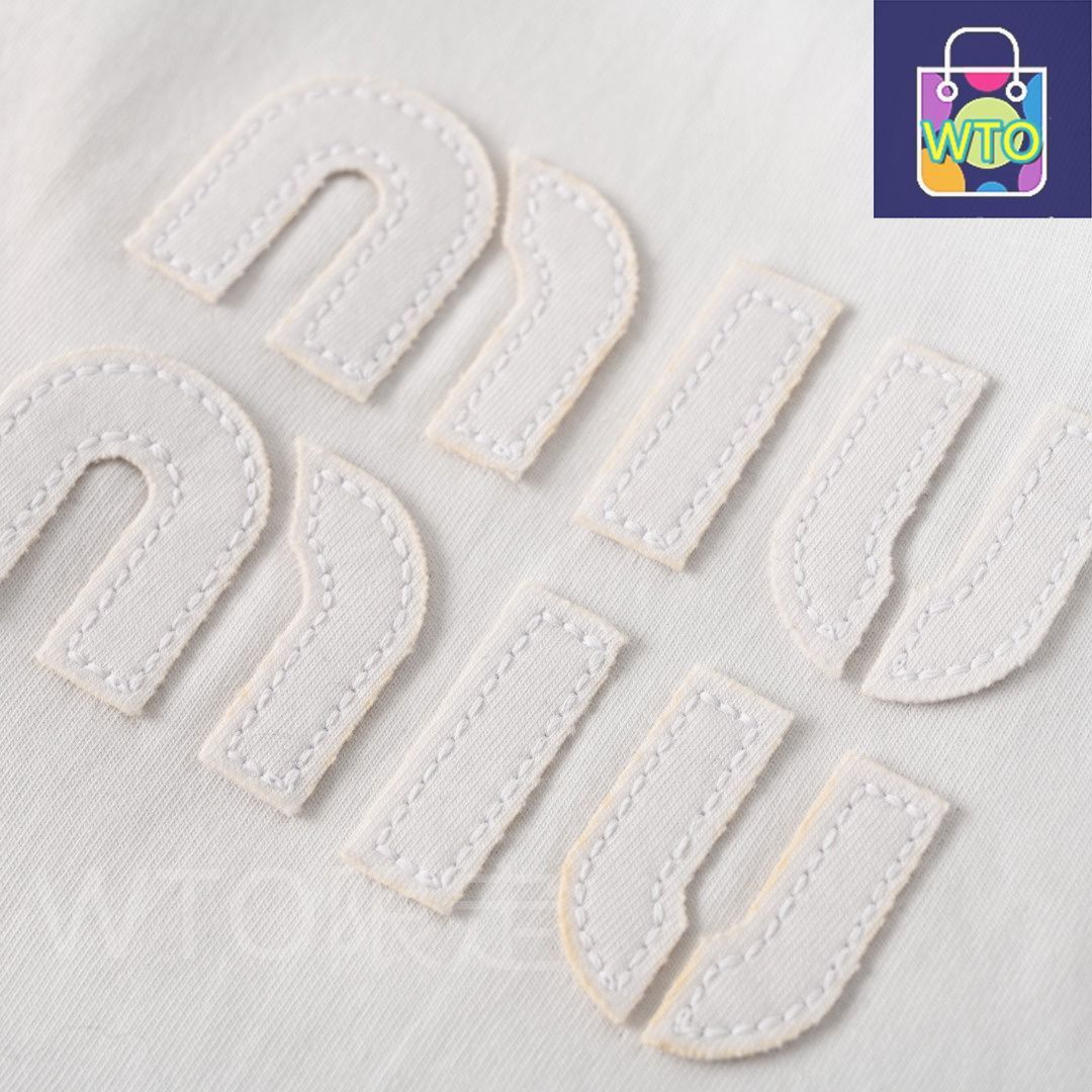 今日特価】MIU MIU ミュウミュウ アップリケ刺繍綿製ロングスリーブT