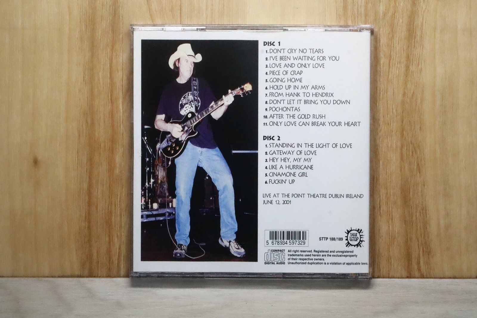 【Vintage】ニール・ヤング＆クレイジー・ホース「EUROTOUR '01」 Vintage】ニール・ヤング＆クレイジー・ホース「EUROTOUR '01