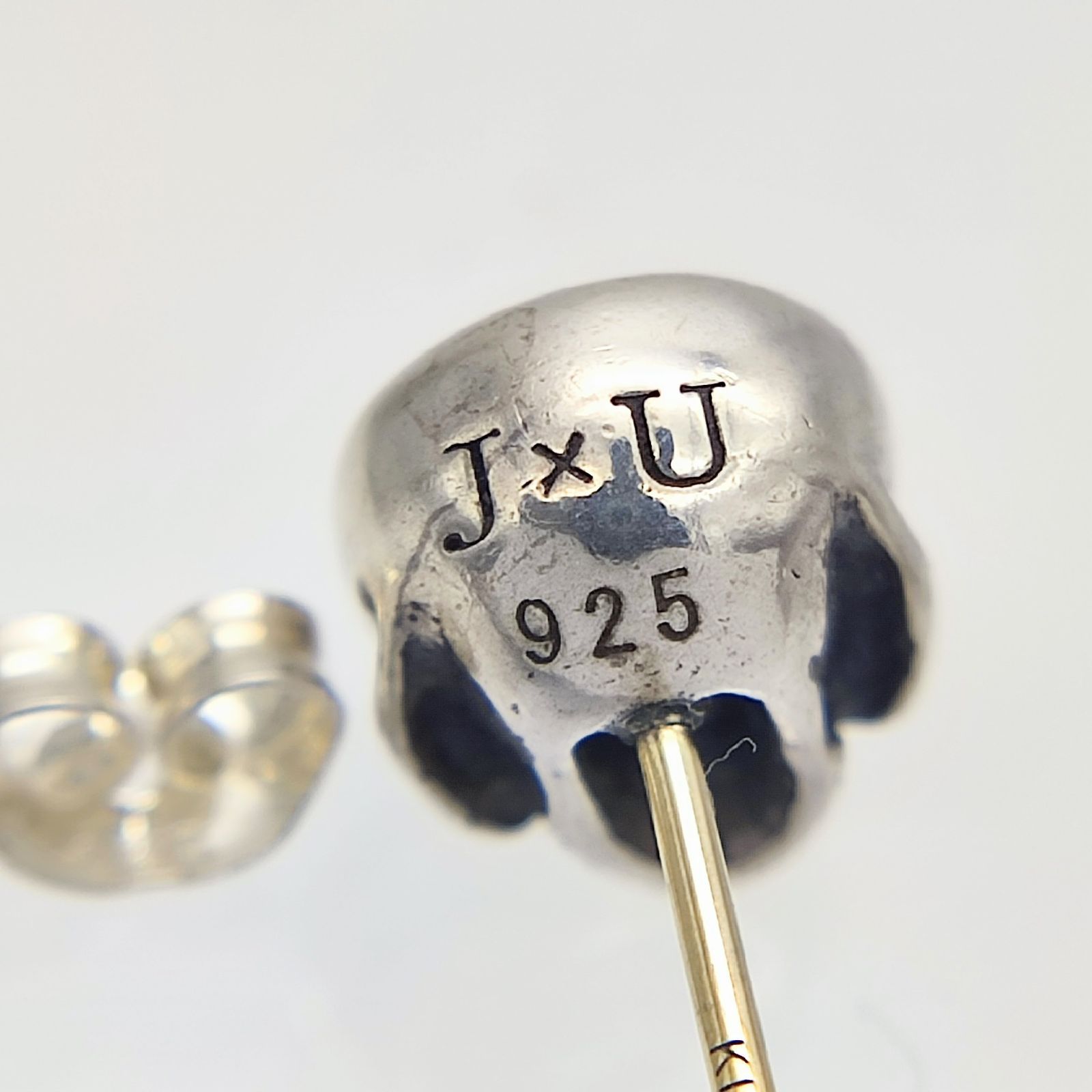 Justin Davisシルバー925 K18片耳用ピアス付属有 美品】Justin Davis ジャスティンデイビス J×U シークレットスカル