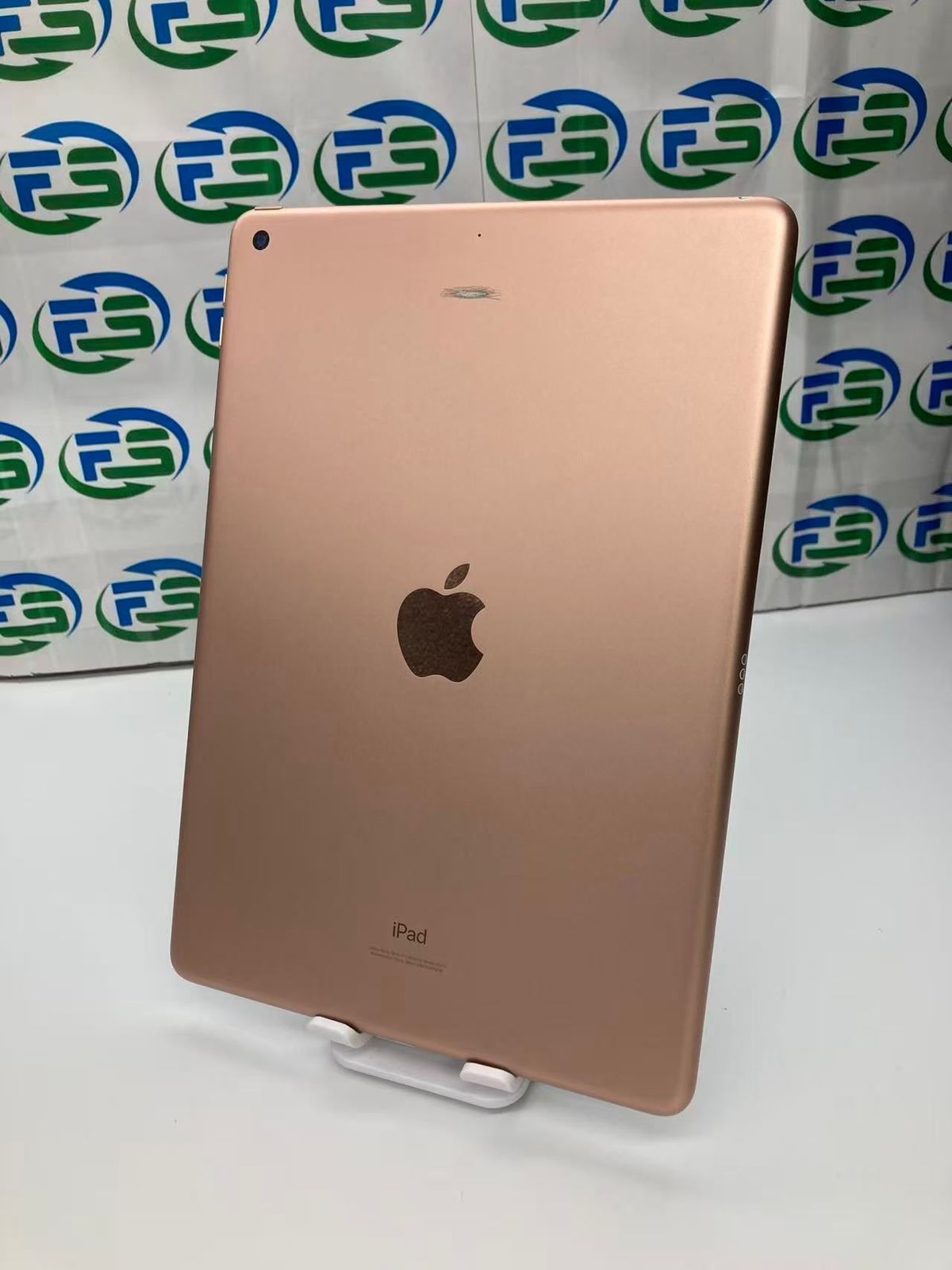 iPad 第8世代 32GB ゴールド 訳アリ - メルカリ