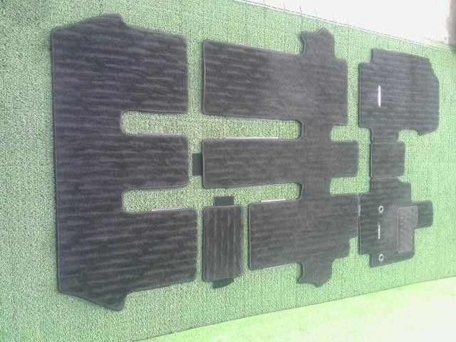 掛け軸 岡野山雪 『 桜花遊鳥 』 絹本 希少 軸装 茶道具 掛軸 です。