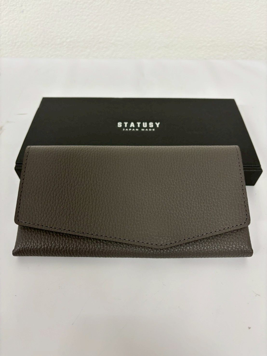STATUSY 日本製 グレー 長財布 STATUSY ステータシー 長財布 本革 日本製 グレー 新品 箱付き - メルカリ