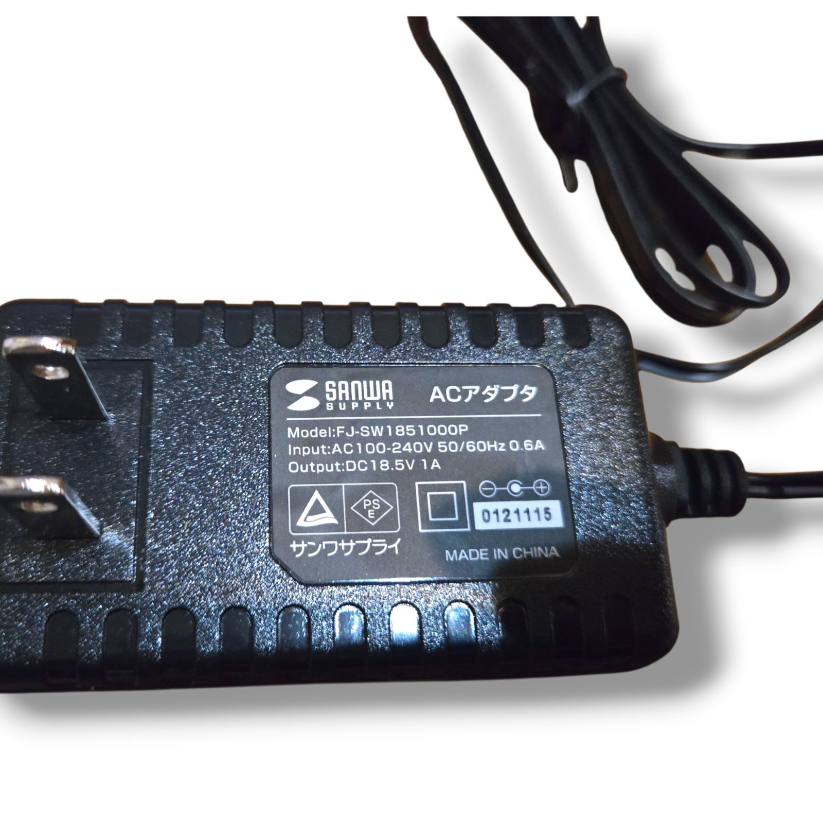  管理番号3189 サンワダイレクト ポータブル電源 AC 65 W出力 11400 mAh ノートPC充電 緊急 災害時対策 600 g 機内持込 700 BTL 025 N 充電池 電池充電器 電池 充電池