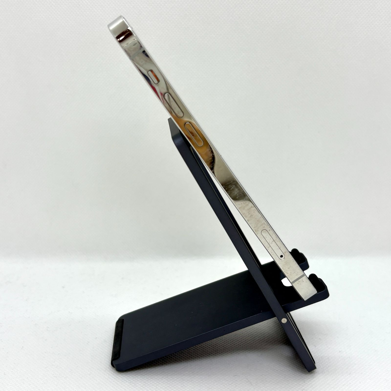 並品】【純正バッテリー90%】 iPhone 12Pro 128GB シルバー 4969 SIM