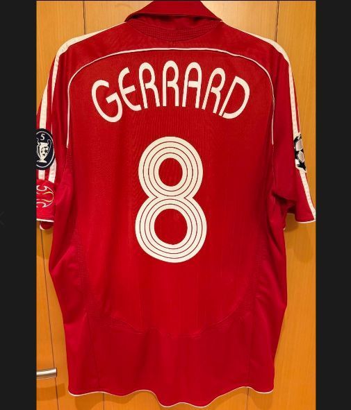 2006/2007 リバプールのユニフォームは半袖でした 8番 GERRARD - メルカリ