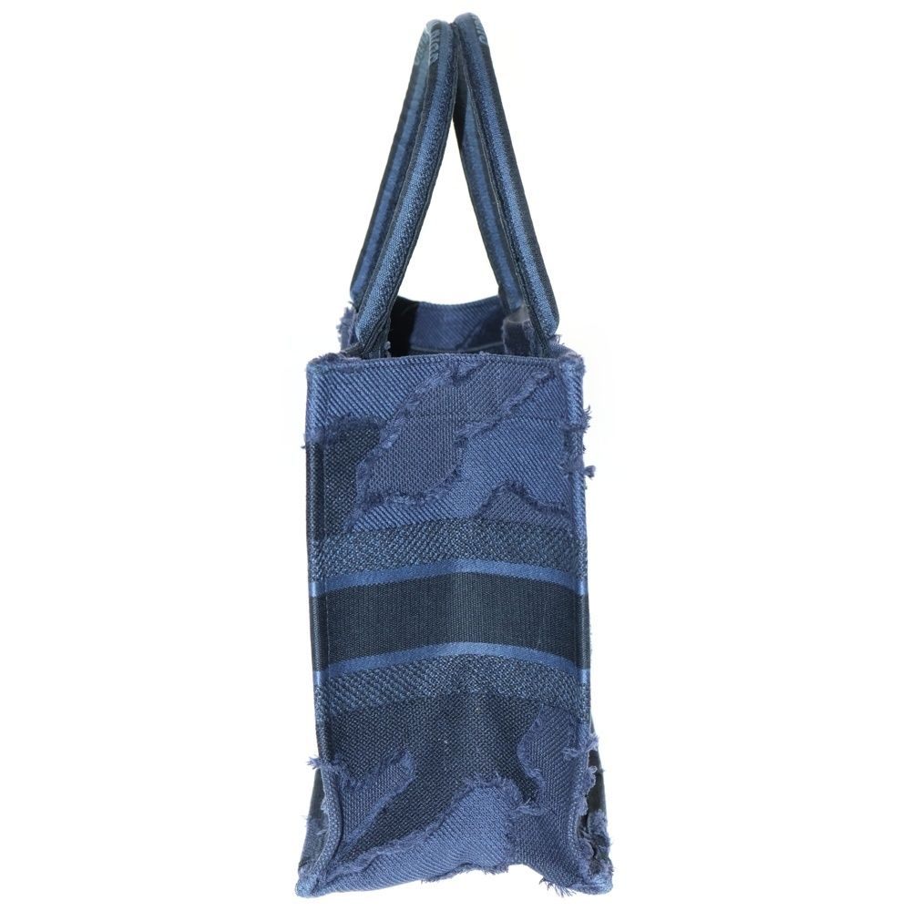 Christian Dior ブックトートバッグ リゾートコレクション カモフラ Christian Dior ブックトートバッグ リゾートコレクション カモフラ