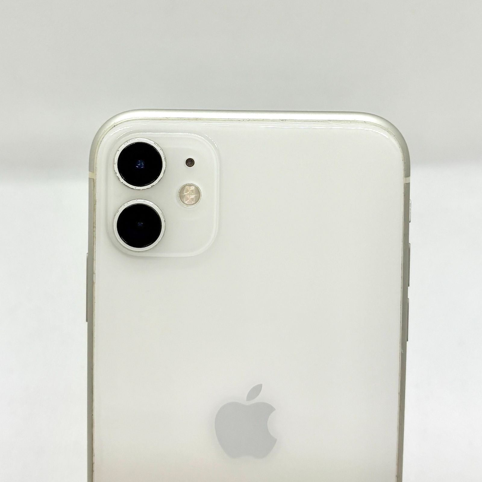 並品】【純正バッテリー72%】 iPhone 11 64GB ホワイト 2516 SIMフリー