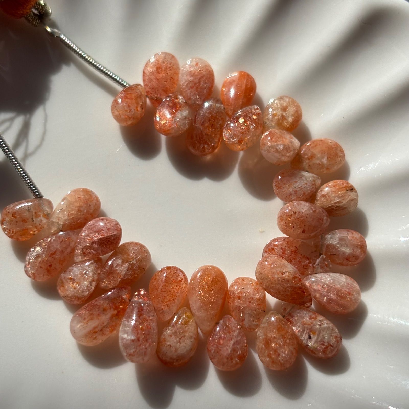 サンストーン✴︎ペアシェイプ1連 - メルカリ