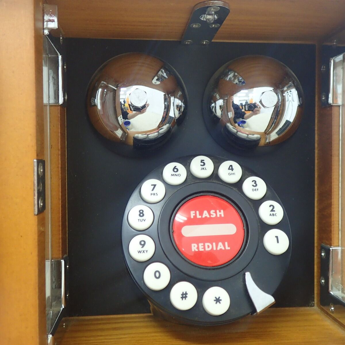 【希少】コカ・コーラ 公式 木製 レトロ調 壁掛け電話※実際につかえます。 希少】コカ・コーラ 公式 木製 レトロ調 壁掛け電話※実際につかえます。