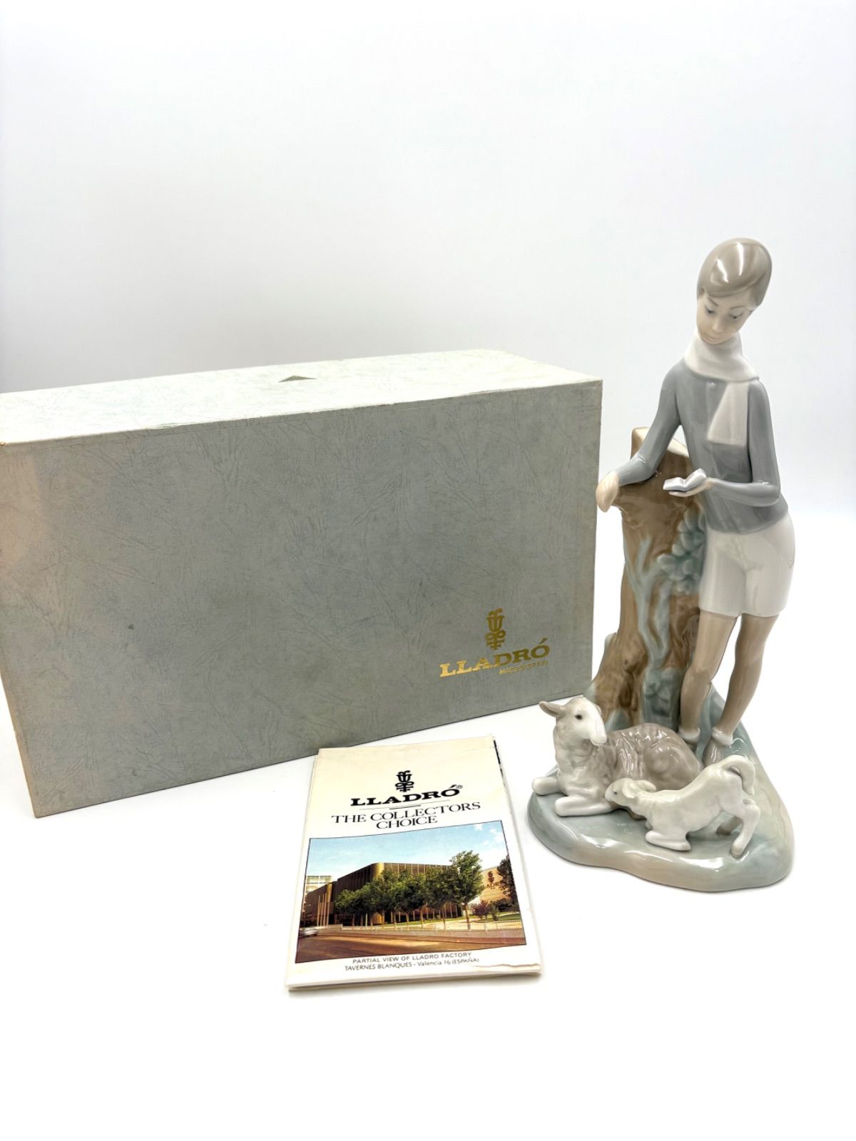 リヤドロ 少年とヤギ　No.4509 フィギュリン　陶器人形　置物 リヤドロ 少年とヤギ No.4509 フィギュリン 陶器人形 置物