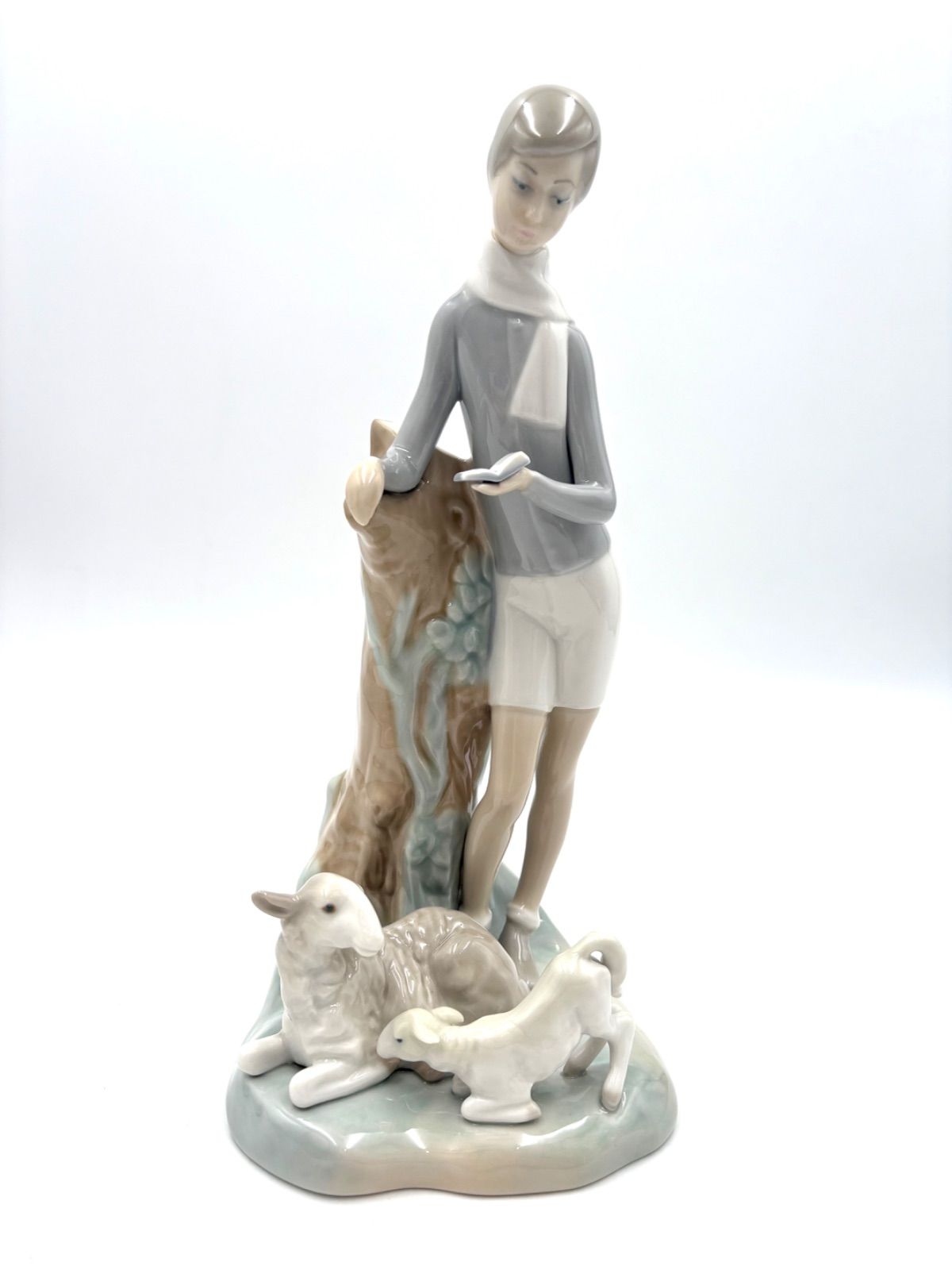 LLADRO (リヤドロ) 少年とヤギ #4509 LLADRO リヤドロ 少年とヤギ フィギュリン 陶器 置物 箱付き - メルカリ