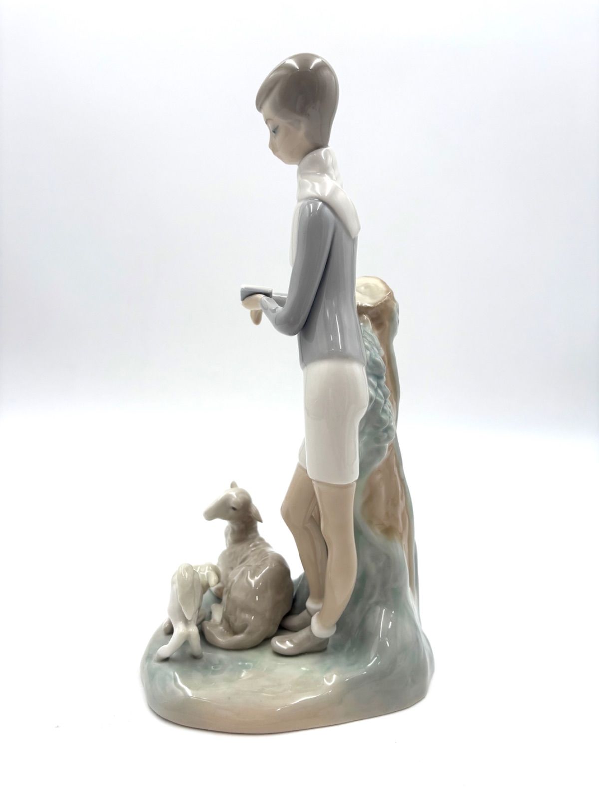 LLADRO リヤドロ 少年とヤギ フィギュリン 陶器 置物 箱付き - メルカリ