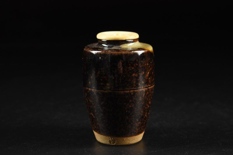 膳所焼　陽炎園造　淡海ぜぜ　手枕写　茶入　共箱　V　4904 膳所焼 陽炎園造 淡海ぜぜ 手枕写 茶入 共箱 V 4904