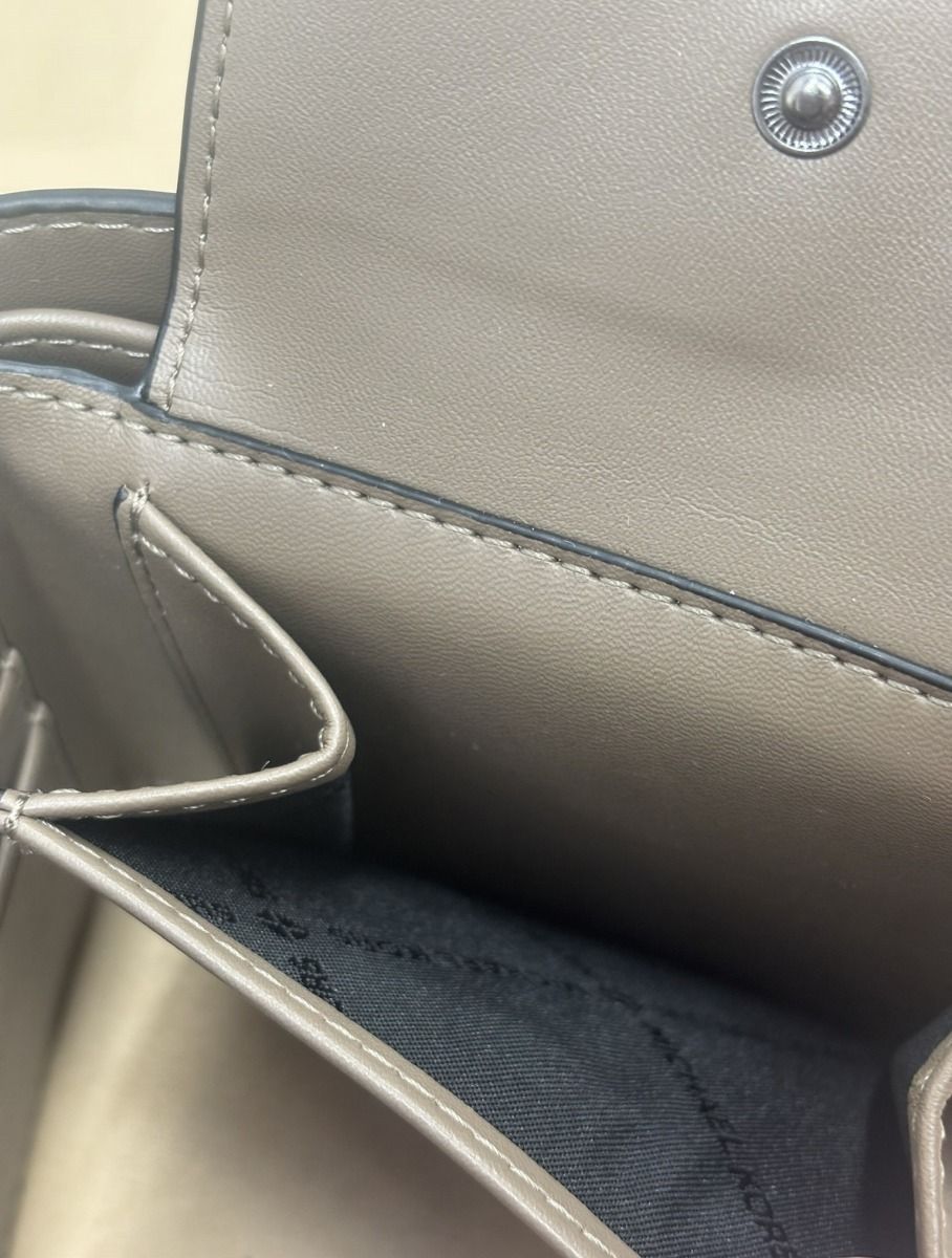 MICHAEL KORS マイケルコース COOPER BILLFOLD W COIN PKT DUSK 未使用 二つ折り財布【WS1114-003】  マイケルコース MICHAEL KORS マイケルコース MICHAEL KORS Mk Charm Medium Tab Pocket Bifold  MK CHARM タブ ポケット ビルフォールド ミディアム 長財布 レディース ...